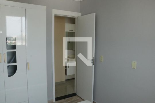 Quarto 1 de apartamento para alugar com 2 quartos, 55m² em Comendador Soares, Nova Iguaçu
