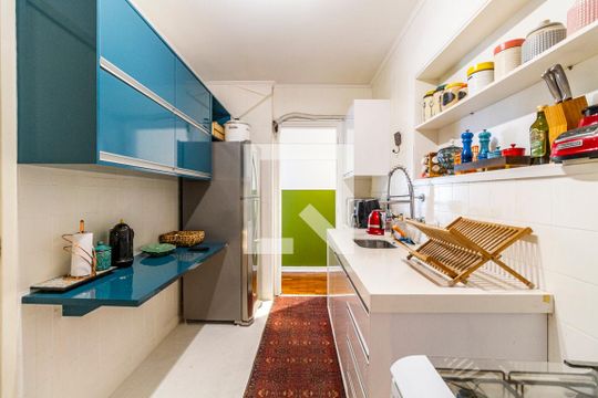 Cozinha de apartamento para alugar com 2 quartos, 120m² em Pinheiros, São Paulo