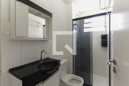 Banheiro  de apartamento à venda com 2 quartos, 49m² em Itaquera, São Paulo