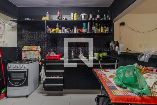 Cozinha e Área de Serviço de apartamento à venda com 3 quartos, 57m² em Pinheiros, São Paulo