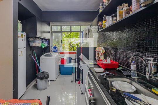 Cozinha e Área de Serviço de apartamento à venda com 3 quartos, 57m² em Pinheiros, São Paulo