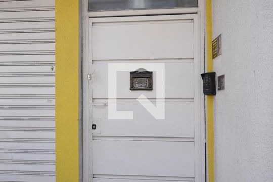 Fachada de kitnet/studio para alugar com 1 quarto, 25m² em Vila Santo Estefano, São Paulo