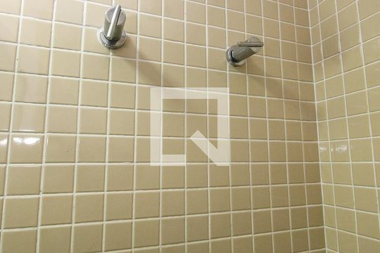 Banheiro de apartamento para alugar com 1 quarto, 35m² em Campo Belo, São Paulo