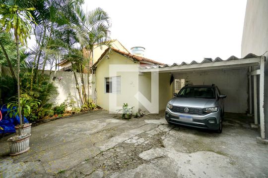 Garagem de casa à venda com 2 quartos, 137m² em Chácara Santo Antônio (zona Leste), São Paulo