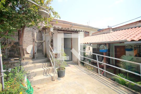 Quintal de casa à venda com 2 quartos, 480m² em Santa Efigênia, Belo Horizonte
