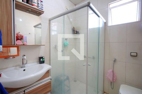 Banheiro de casa à venda com 2 quartos, 480m² em Santa Efigênia, Belo Horizonte