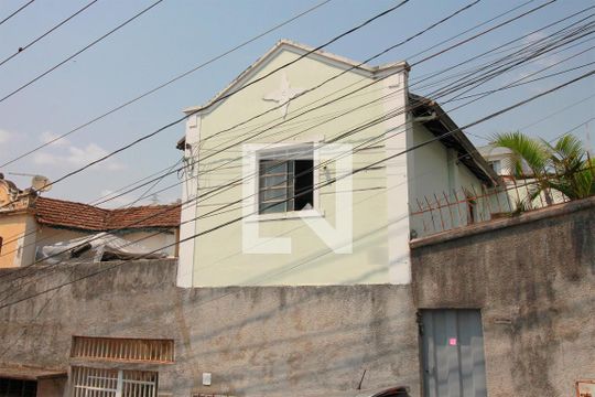 Fachada de casa à venda com 2 quartos, 480m² em Santa Efigênia, Belo Horizonte