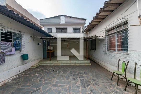 Quintal de casa à venda com 5 quartos, 297m² em Nova Suíssa, Belo Horizonte