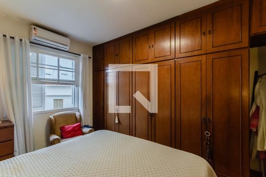 Quarto 1 de casa à venda com 3 quartos, 214m² em Vila Monumento, São Paulo