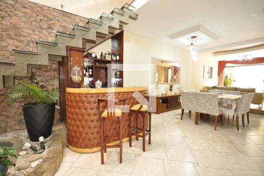 Casa à venda com 4 quartos, 454m² em Vila Mazzei, São Paulo