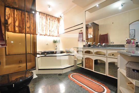 Banheiro da Suíte Master de casa à venda com 4 quartos, 454m² em Vila Mazzei, São Paulo