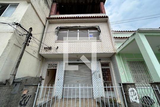 Fachada  de casa à venda com 4 quartos, 130m² em Piedade, Rio de Janeiro