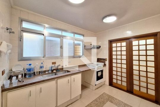 Cozinha de casa para alugar com 2 quartos, 180m² em Vila Romana, São Paulo