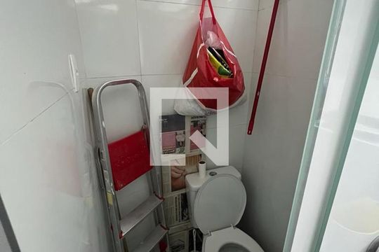 Banheiro Área de Serviço de apartamento para alugar com 3 quartos, 80m² em João Pinheiro, Belo Horizonte