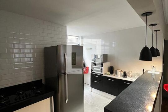 Cozinha de apartamento para alugar com 3 quartos, 80m² em João Pinheiro, Belo Horizonte