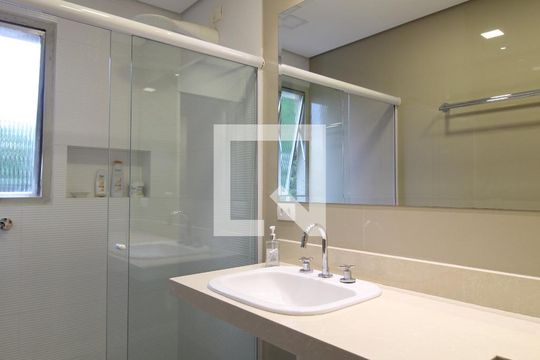 Banheiro da Suíte de apartamento para alugar com 3 quartos, 110m² em Vila Olímpia, São Paulo