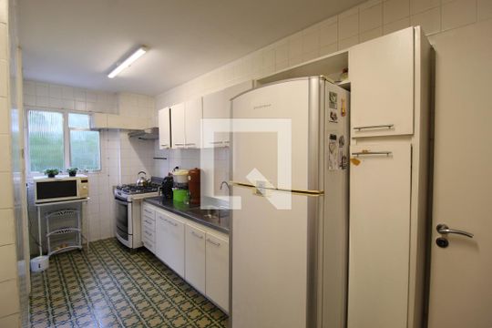 Cozinha de apartamento para alugar com 3 quartos, 110m² em Vila Olímpia, São Paulo
