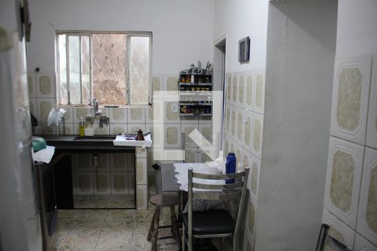 Cozinha de casa à venda com 2 quartos, 100m² em Jardim Riacho das Pedras, Contagem