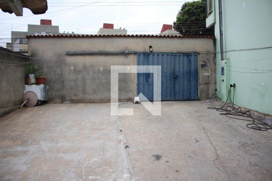 Quintal  de casa à venda com 2 quartos, 100m² em Jardim Riacho das Pedras, Contagem
