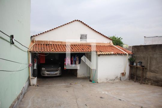 Quintal de casa à venda com 2 quartos, 100m² em Jardim Riacho das Pedras, Contagem
