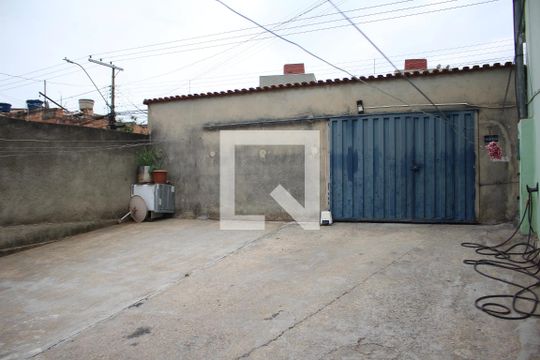 Quintal de casa à venda com 2 quartos, 100m² em Jardim Riacho das Pedras, Contagem