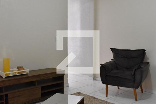 Sala de casa para alugar com 3 quartos, 150m² em Santa Cândida, Curitiba