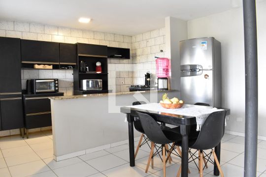Cozinha de casa para alugar com 3 quartos, 150m² em Santa Cândida, Curitiba