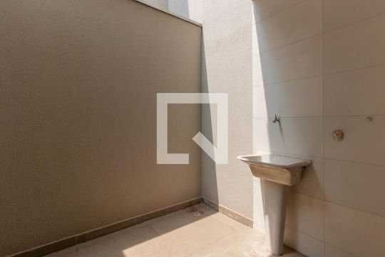 Área de Serviço de casa de condomínio para alugar com 3 quartos, 72m² em São Lucas, São Paulo