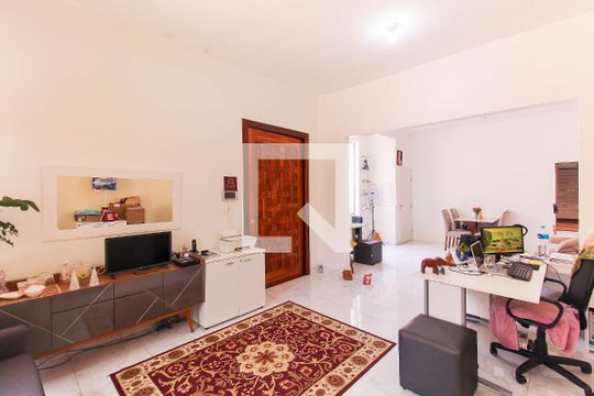 Sala de casa à venda com 3 quartos, 349m² em Vila Bertioga, São Paulo
