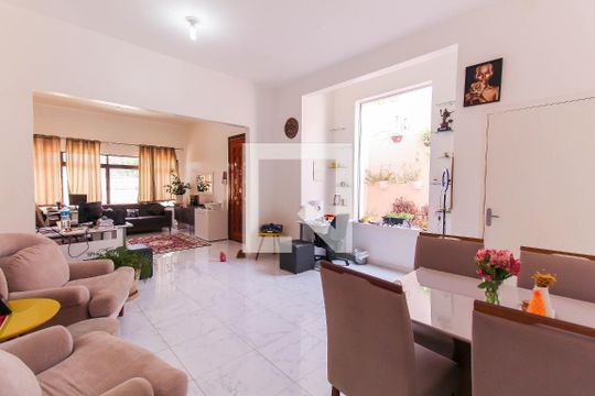 Sala de casa à venda com 3 quartos, 349m² em Vila Bertioga, São Paulo