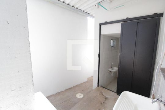 Área de Serviço de casa para alugar com 2 quartos, 70m² em Presidente Roosevelt, Uberlândia