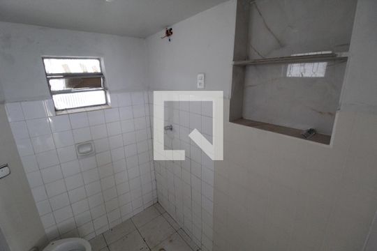 Banheiro Social de casa para alugar com 2 quartos, 70m² em Presidente Roosevelt, Uberlândia