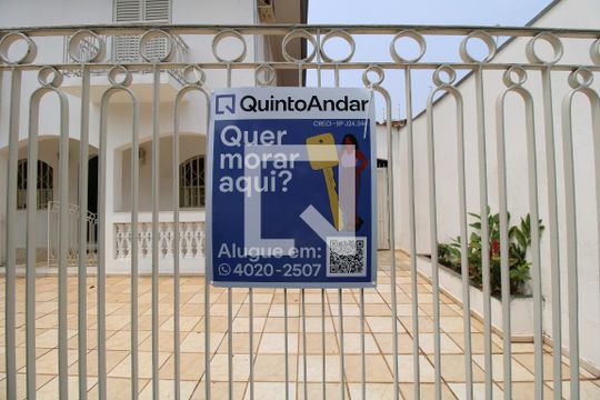 Fachada de casa para alugar com 4 quartos, 288m² em Parque São Quirino, Campinas