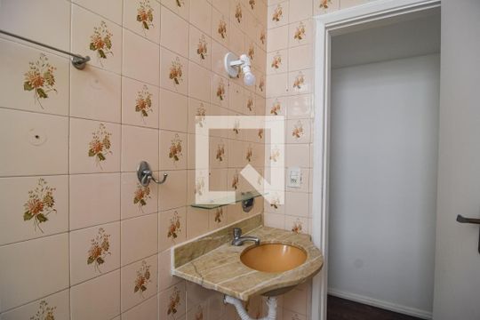 Banheiro 2 de apartamento para alugar com 3 quartos, 112m² em Santa Rosa, Niterói