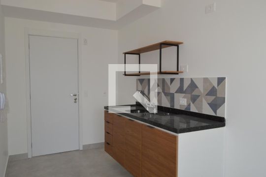 Cozinha de kitnet/studio para alugar com 1 quarto, 21m² em Vila Firmiano Pinto, São Paulo