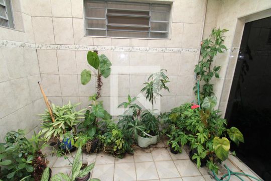 Quintal de casa à venda com 3 quartos, 250m² em Vila Dionisia, São Paulo