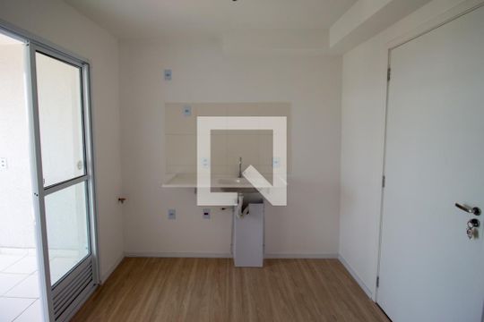 Cozinha de apartamento à venda com 2 quartos, 31m² em Vila Curuçá, São Paulo