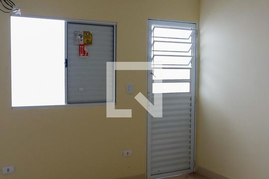 Quarto 1 de kitnet/studio para alugar com 1 quarto, 25m² em Rochdale, Osasco