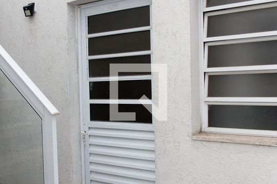Fachada de kitnet/studio para alugar com 1 quarto, 25m² em Rochdale, Osasco