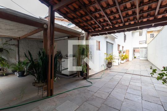 Garagem de casa à venda com 3 quartos, 214m² em Água Fria, São Paulo
