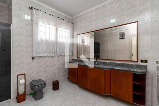 Banheiro 1 de casa à venda com 3 quartos, 214m² em Água Fria, São Paulo