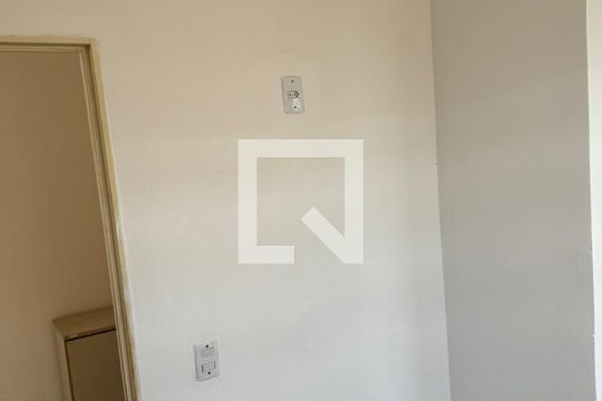 Sala de apartamento à venda com 2 quartos, 60m² em Califórnia, Belo Horizonte