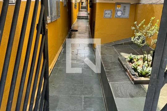 Entrada de apartamento à venda com 2 quartos, 60m² em Califórnia, Belo Horizonte