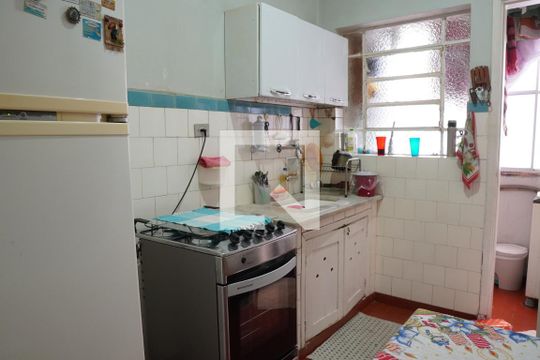 Cozinha de apartamento para alugar com 1 quarto, 60390m² em Pinheiros, São Paulo
