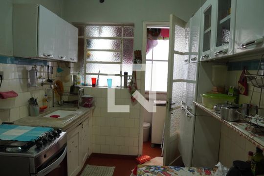 Cozinha de apartamento para alugar com 1 quarto, 60390m² em Pinheiros, São Paulo