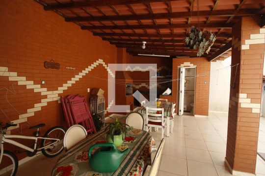Churrasqueira de casa à venda com 3 quartos, 270m² em Vila Carrão, São Paulo