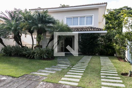 Fachada de casa de condomínio para alugar com 5 quartos, 500m² em Patamares, Salvador