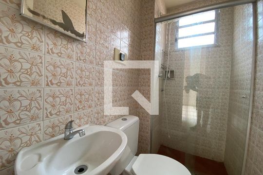 Banheiro de apartamento à venda com 2 quartos, 43m² em Piedade, Rio de Janeiro