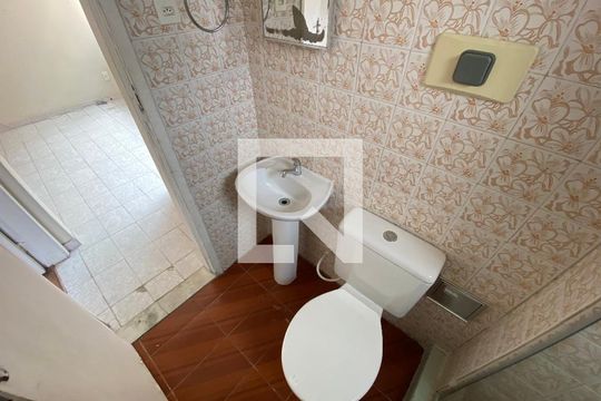 Banheiro de apartamento à venda com 2 quartos, 43m² em Piedade, Rio de Janeiro