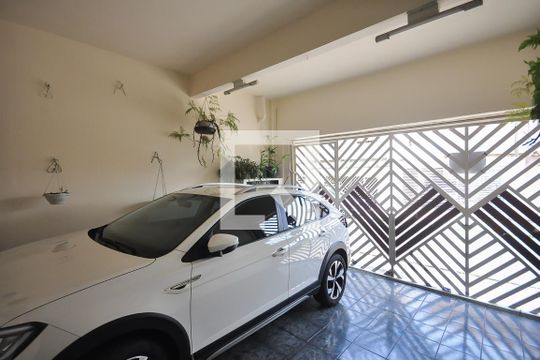 Garagem de casa à venda com 3 quartos, 130m² em Vila Morse, São Paulo